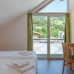 Fourteen Zell Am S&p By In One *