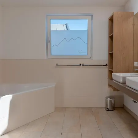 Fourteen Zell Am S&p By In One *