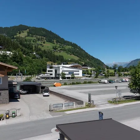 Fourteen Zell Am S&p By In One * زيل أم سي