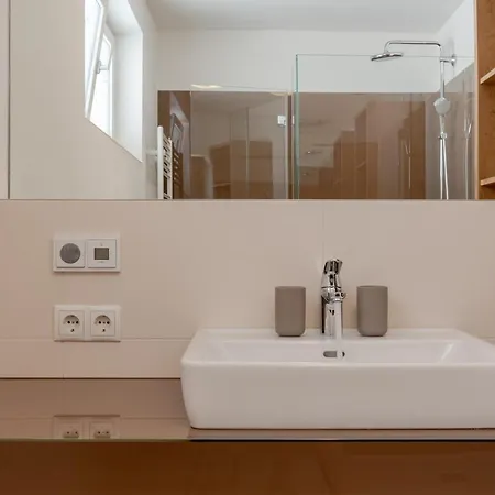 Fourteen Zell Am S&p By In One 滨湖采尔