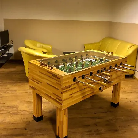 Fourteen Zell Am S&p By In One زيل أم سي