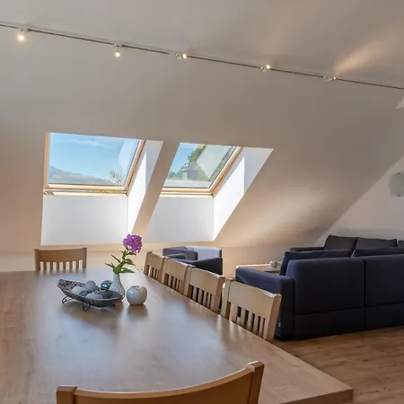 Fourteen Zell Am S&p By In One *