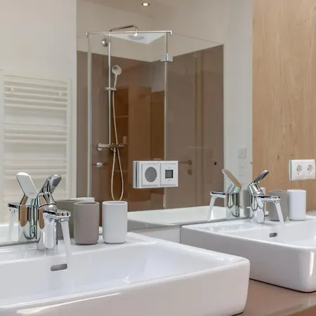 Fourteen Zell Am S&p By In One *